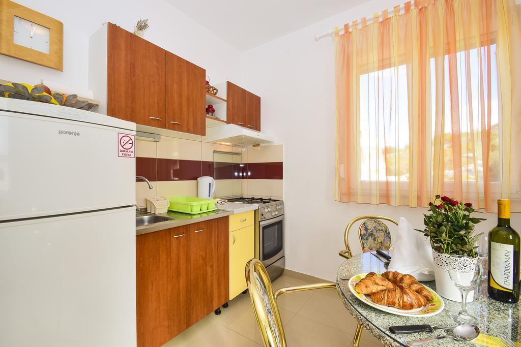 Amadrian Apartments Šibenik Zimmer foto